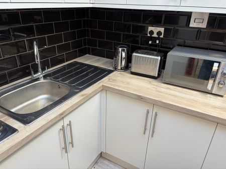 1 bedroom flat to rent - Photo 5