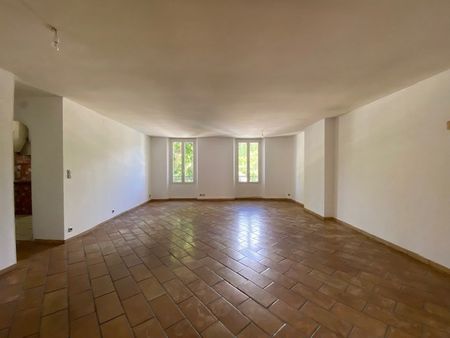 Location Appartement 3 pièces 81m² HYERES 83400 - Photo 3