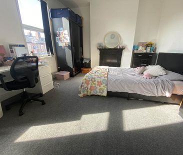 4 bedroom terraced house to rent - Photo 5