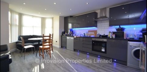 4 bed student properties Leeds - Photo 2