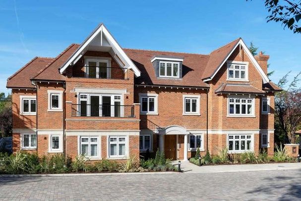 Coombehurst Close, Hadley Wood, Hertfordshire, EN4 - Photo 1