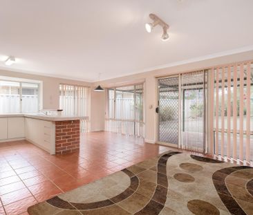 8 Naylor Close - Photo 1