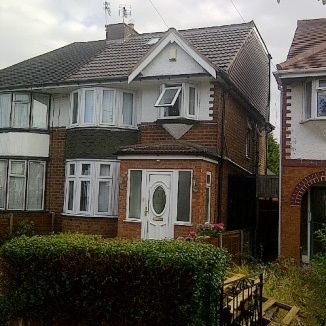 FOUR BEDROOM-2 BATHROOMS-NEWLY REFURBISHED-5 MINS FROM BCU-£80 P/W... - Photo 1