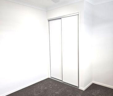 AVAIL 13/11/26-3 BEDROOM 2 BATHROOM TOWNHOUSE WITH DUCTED AIR - Photo 2