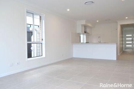 Brand new stunning 3-bedroom duplex - Photo 3