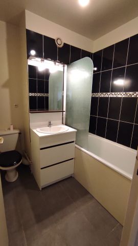 Location Appartement 2 pièces 39m² ORLEANS 45000 - Photo 5