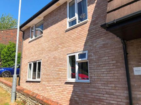 2 Bed Flat, Leahurst Court Road, BN1 - Photo 4