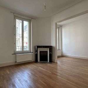 À louer T2 de charme 47 m2 RUE DU GRAND VERGER - Photo 2