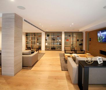 Caulfield North-Luxury Living and Doorstep for everything - Photo 1