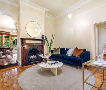 10 Bow Crescent, Camberwell VIC 3124 - House For Rent | Domain - Photo 2