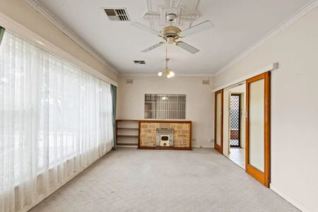 Spacious Family Home in a Quiet, Convenient Location - Photo 5
