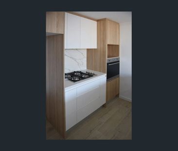 Modern 2-Bedroom Apartment in 'The Galleria' Prime Parramatta Lifes... - Photo 4