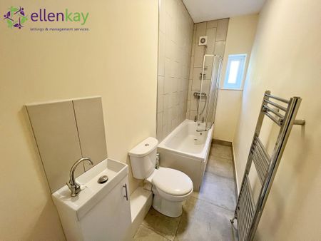 3 bedroom terraced house to rent - Photo 5