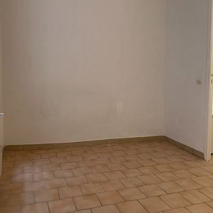 Location Appartement 1 pièce 28m² AIX EN PROVENCE 13100 - Photo 2