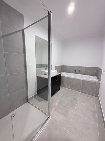 BRAND NEW 4 BEDROOM HOME - Photo 5