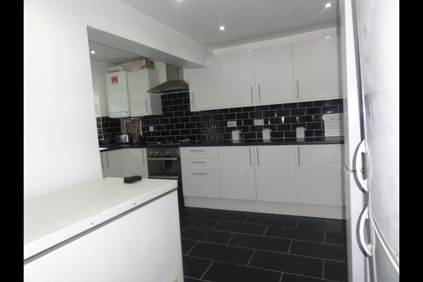Room in a Shared House, Kenworthy Road, E9 - Photo 1
