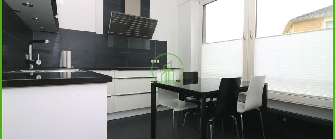 Stadtwohnung mit Gartennutzung. Drei Zimmer, Balkon, ca. 114 m², Einbauküche, neues Bad. Im 2. OG. - Foto 1