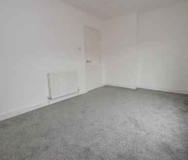 2 Bedroom Terraced House - Photo 3
