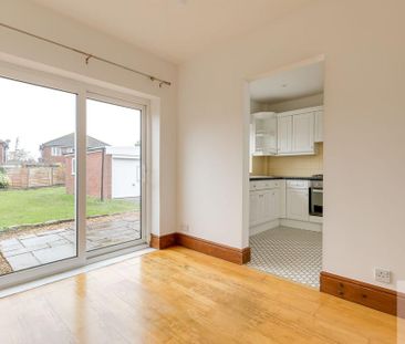 3 bedroom semi-detached house to rent - Photo 2