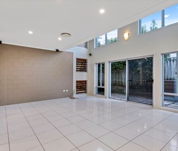 24 Ironhurst Place, - Photo 4