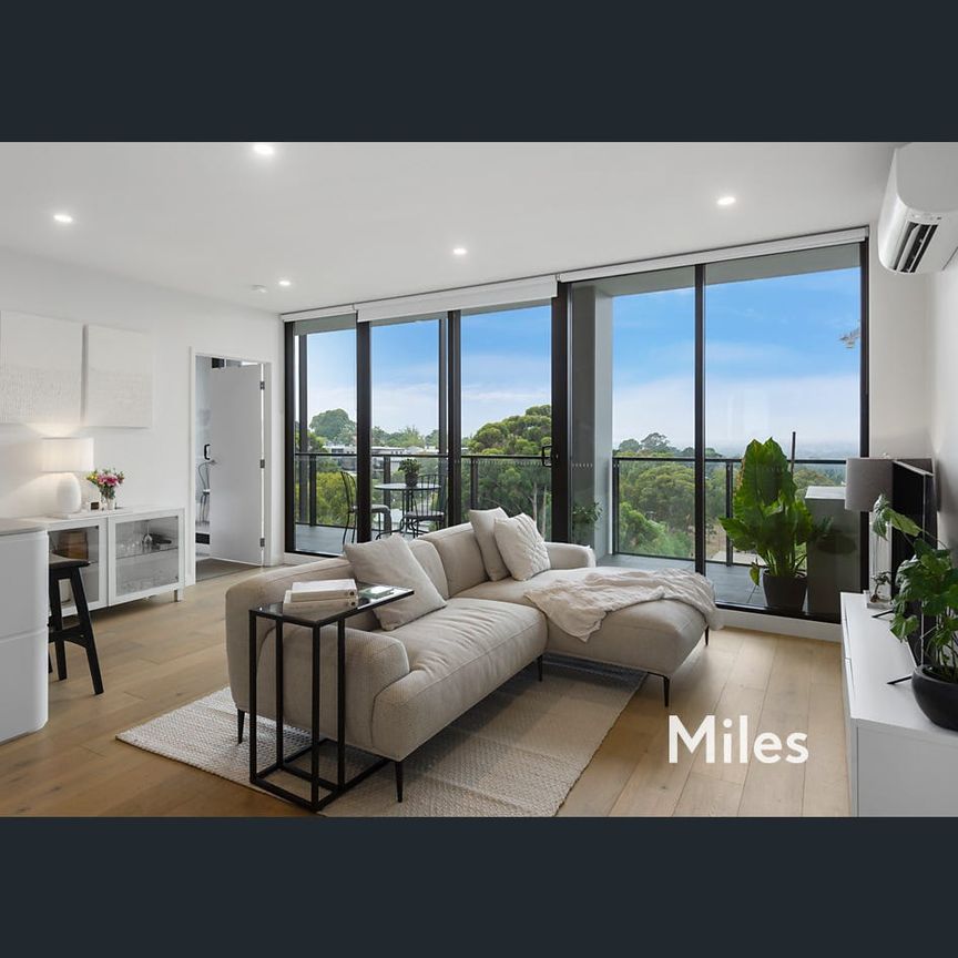 POSITION PERFECT WITH SPECTACULAR VIEWS - Photo 1