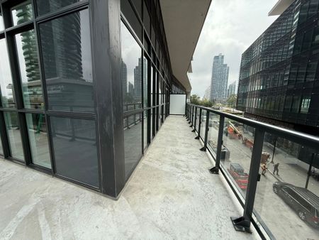 For Lease - 38 Annie Craig Drive Unit# 411, Toronto, Ontario - Photo 3