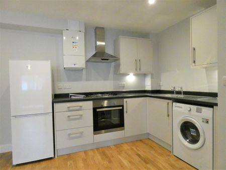 Thameswey House, 12 Camp Road, Farnborough, GU14 - Photo 2