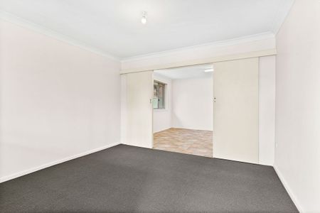 Modern 3-Bedroom Townhouse Close to University and CBD - Photo 2