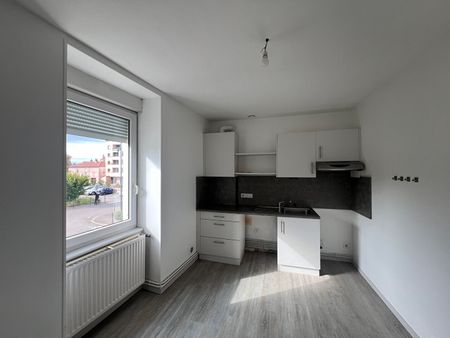 Location Appartement 3 pièces 60m² - Photo 2