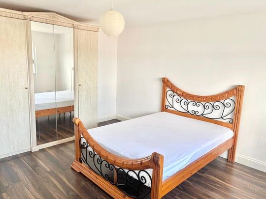 1 bedroom in a house share to rent - Photo 1