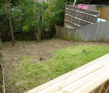 4 bedroom semi-detached house to rent - Photo 2