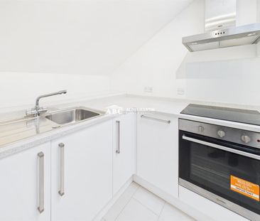 Oakwood Road, AL2 3ET, Bricket Wood - Photo 4