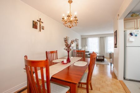 **BEAUTIFUL** 3 Bedroom Main Unit in St. Catharines!! - Photo 2