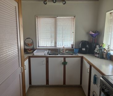 Tidy Family Home - Photo 5