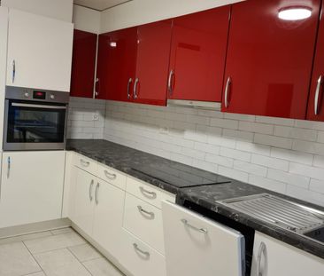 Appartement rénové de 4.5 pièces en centre-ville de Payerne - Photo 4