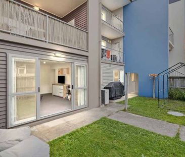 Located on the city fringe this easy-care property is for you! - Photo 5