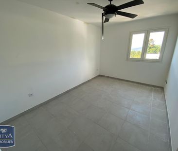 Location Appartement 4 pièces 110m² STE CLOTILDE 97490 - Photo 2