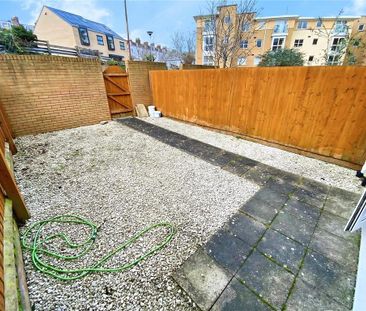 4 bedroom terraced house to rent - Photo 2