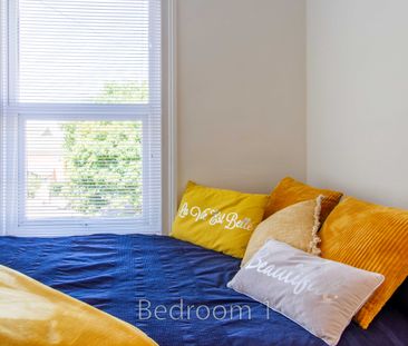 Room 1 - Photo 1