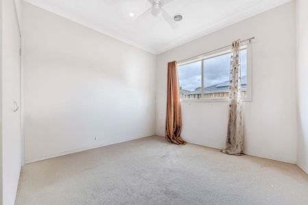 Pristine Family Home with Convenient Access to Williams Landing Station - Photo 4