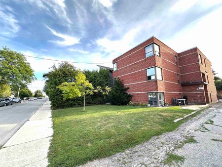 For Lease - 62 Fifth Street Unit# 1, Toronto, Ontario - Photo 4