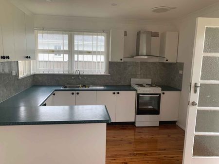 Three bedroom home - Photo 3