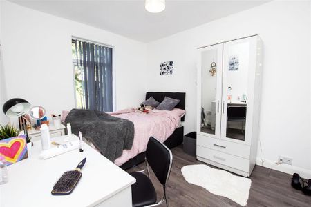 4 bedroom house to rent - Photo 3