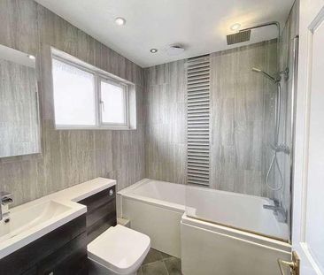 Ladysmith Close, Christchurch - Available, BH23 - Photo 3