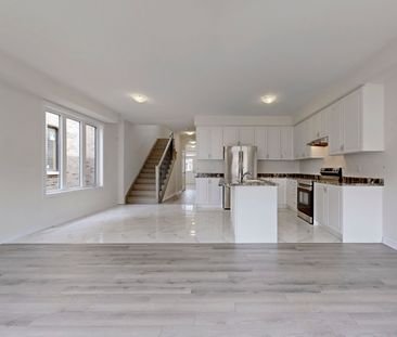 For Lease - 15 Prudhoe Terrace, Barrie, Ontario - Photo 5