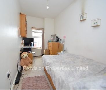 10 Bedroom House in Headingley - Photo 3