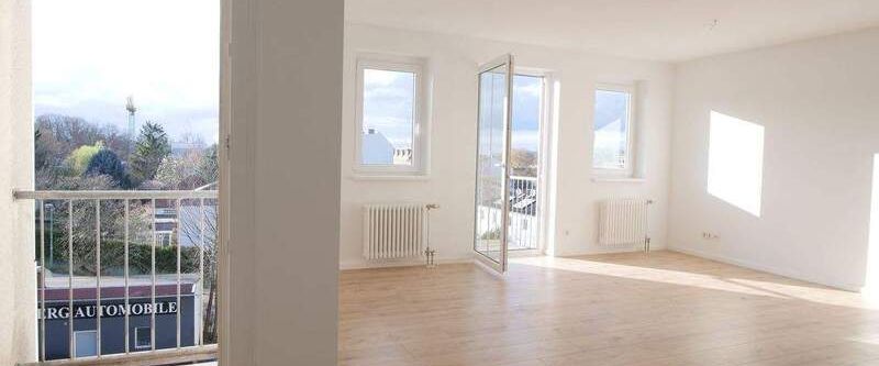 Lichtdurchflutete 2-Zimmer-Wohnung mit Balkonen - frisch saniert - Photo 1