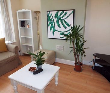 4 bedroom semi-detached house to rent - Photo 1