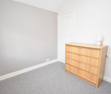 2 bedroom end of terrace house to rent - Photo 4