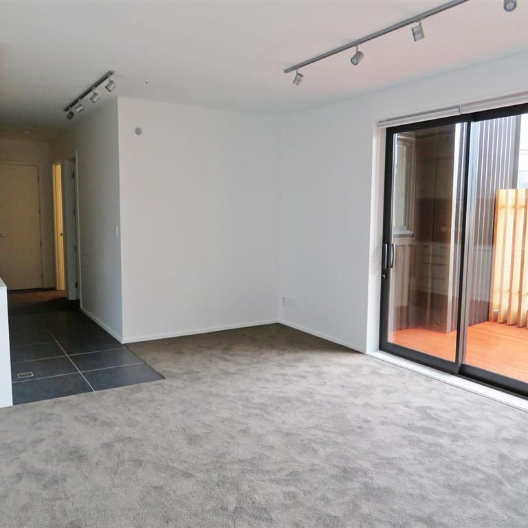 The Fireman's Apartment - Petone - Photo 1